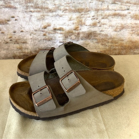 Birkenstock Shoes - Birkenstock Arizona Sandals Women’s Size 8